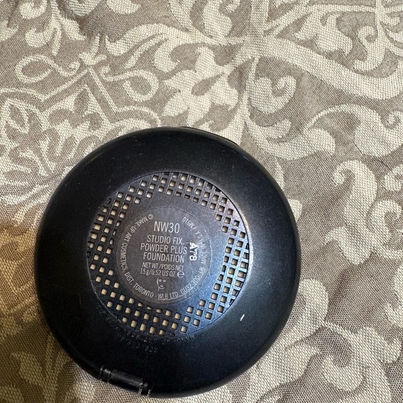 MAC Cosmetics Eyeshadow Collection - Gold, Purple, Pink Hues - Picture 9 of 12